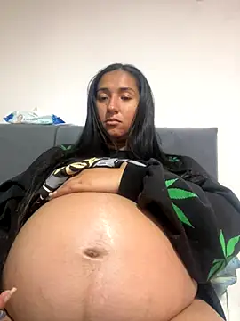 Snapshot of luna_asss chatting on 11-11-25, 05:57 luna asss online show from 11-11-25, 05:57