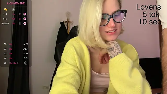 Sexy Sweets online show from 10-20-25, 06:30