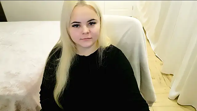 lovely-eyes online show from 12-21-24, 12:20