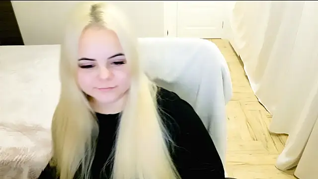 lovely-eyes online show from 12-21-24, 03:25