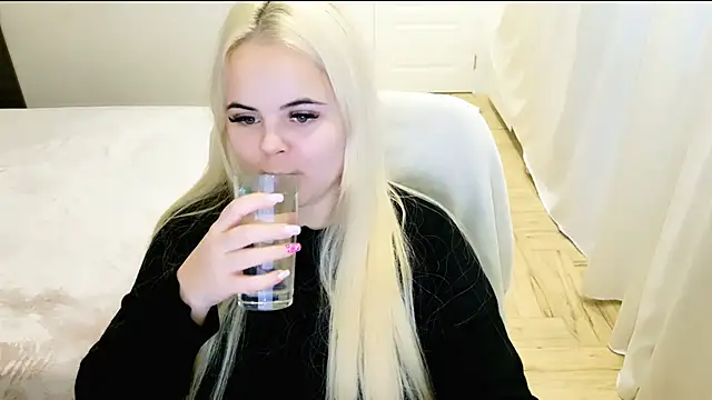 lovely-eyes online show from 12-21-24, 06:30