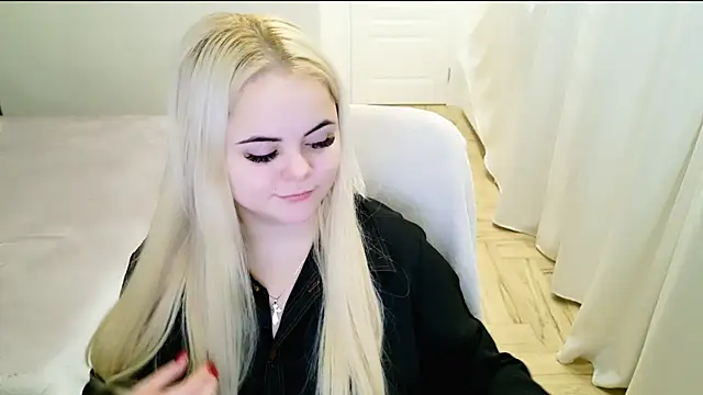 lovely-eyes online show from 01-22-25, 10:26