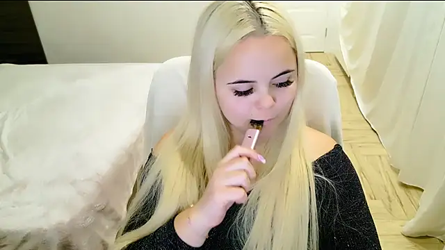 lovely-eyes online show from 03-21-25, 01:45