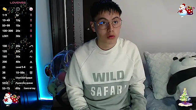 Snapshot of Naim__cruise chatting on 12-06-24, 04:06 Naim cruise online show from 12-06-24, 04:06