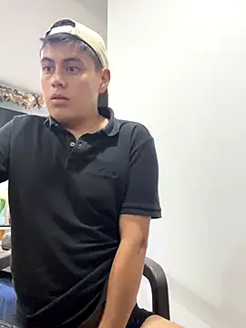 Snapshot of Naim__cruise chatting on 12-19-25, 03:46 Naim cruise online show from 12-19-25, 03:46