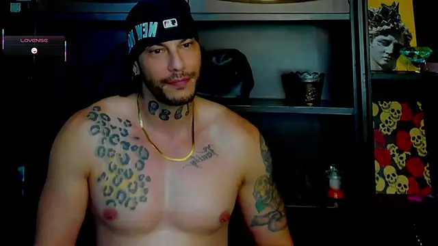 Snapshot of RickG_Oficial chatting on 11-19-25, 10:10 RickG Oficial online show from 11-19-25, 10:10