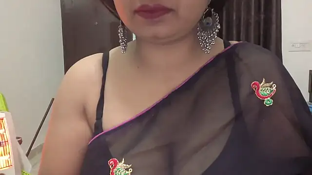 Snapshot of Gulaboo_bhabi chatting on 02-04-25, 11:49 Gulaboo bhabi online show from 02-04-25, 11:49