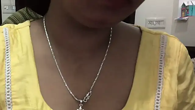 Snapshot of Gulaboo_bhabi chatting on 02-09-25, 01:11 Gulaboo bhabi online show from 02-09-25, 01:11