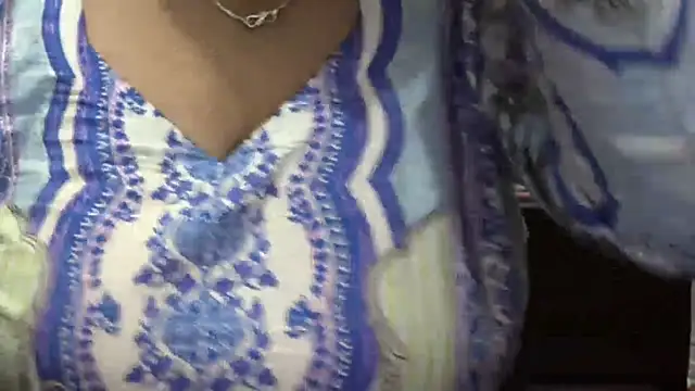 Snapshot of Gulaboo_bhabi chatting on 02-13-25, 12:24 Gulaboo bhabi online show from 02-13-25, 12:24