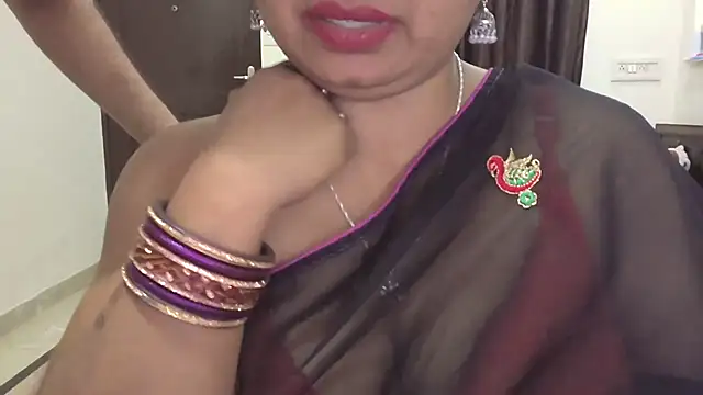 Snapshot of Gulaboo_bhabi chatting on 02-18-25, 10:03 Gulaboo bhabi online show from 02-18-25, 10:03