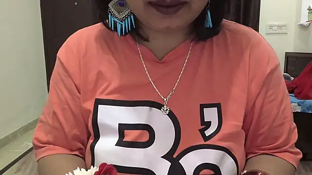 Snapshot of Gulaboo_bhabi chatting on 03-06-25, 10:36 Gulaboo bhabi online show from 03-06-25, 10:36