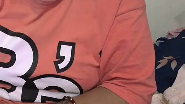 Snapshot of Gulaboo_bhabi chatting on 03-19-25, 10:00 Gulaboo bhabi online show from 03-19-25, 10:00