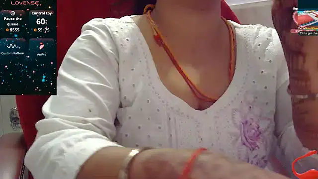 Snapshot of Gulaboo_bhabi chatting on 10-11-25, 01:42 Gulaboo bhabi online show from 10-11-25, 01:42