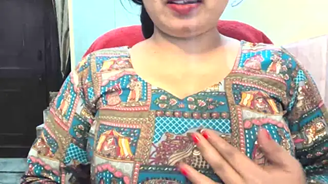 Snapshot of Gulaboo_bhabi chatting on 11-07-25, 03:56 Gulaboo bhabi online show from 11-07-25, 03:56