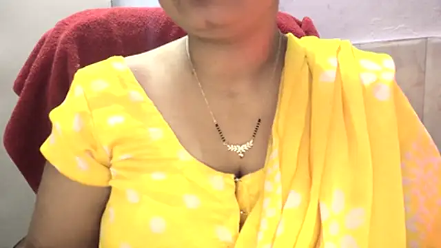 Snapshot of Gulaboo_bhabi chatting on 01-16-26, 12:25 Gulaboo bhabi online show from 01-16-26, 12:25