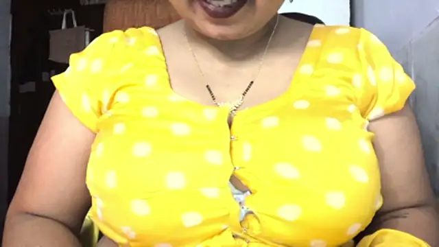 Snapshot of Gulaboo_bhabi chatting on 01-16-26, 08:35 Gulaboo bhabi online show from 01-16-26, 08:35