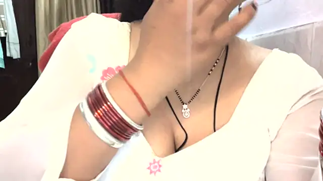 Snapshot of Gulaboo_bhabi chatting on 02-24-26, 09:46 Gulaboo bhabi online show from 02-24-26, 09:46