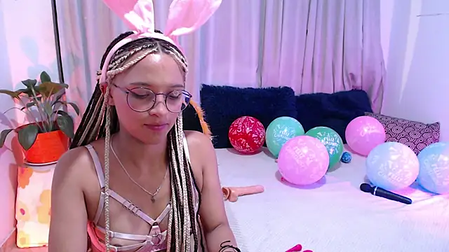 Zoe--khalL online show from 12-17-24, 05:07