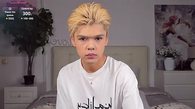 Snapshot of Felix_Rey chatting on 02-22-25, 08:31 Felix Rey online show from 02-22-25, 08:31