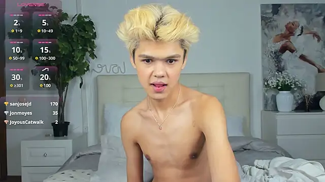 Snapshot of Felix_Rey chatting on 03-07-25, 10:43 Felix Rey online show from 03-07-25, 10:43