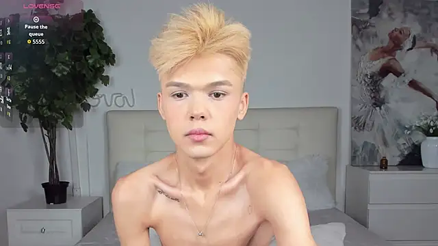 Snapshot of Felix_Rey chatting on 11-11-25, 04:18 Felix Rey online show from 11-11-25, 04:18