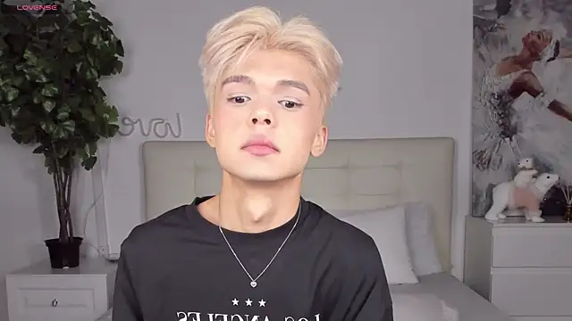 Felix Rey online show from 12-16-25, 06:46