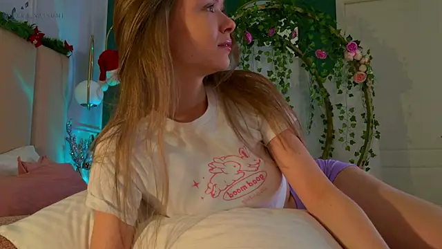 Snapshot of Eva_Natsumi chatting on 12-16-24, 11:55 Eva Natsumi online show from 12-16-24, 11:55