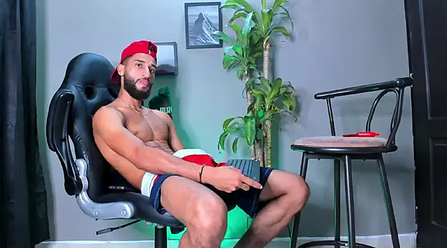 Snapshot of Damian_022 chatting on 12-05-24, 03:17 Damian 022 online show from 12-05-24, 03:17