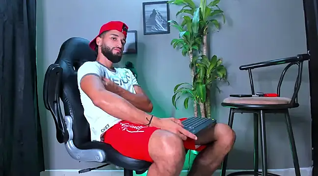 Snapshot of Damian_022 chatting on 12-06-24, 12:38 Damian 022 online show from 12-06-24, 12:38