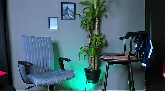 Snapshot of Damian_022 chatting on 01-09-25, 01:39 Damian 022 online show from 01-09-25, 01:39