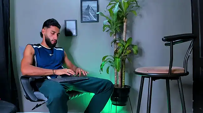 Snapshot of Damian_022 chatting on 01-12-25, 05:33 Damian 022 online show from 01-12-25, 05:33