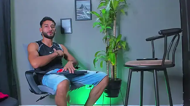 Snapshot of Damian_022 chatting on 02-12-25, 04:54 Damian 022 online show from 02-12-25, 04:54