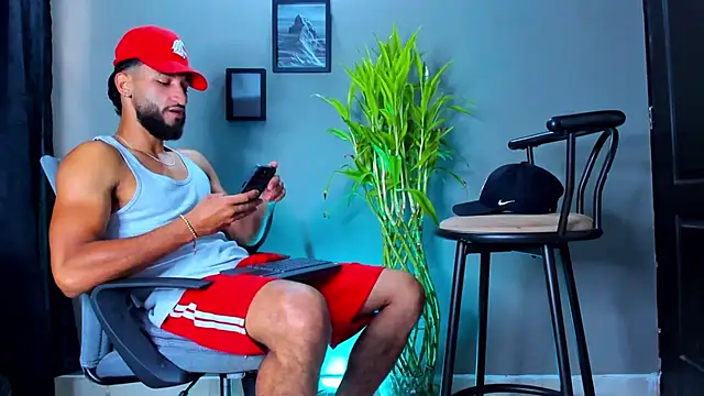 Snapshot of Damian_022 chatting on 03-17-26, 02:31 Damian 022 online show from 03-17-26, 02:31