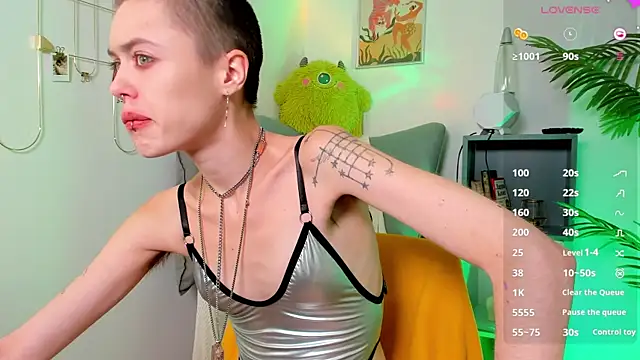 PamelaYong online show from 12-11-24, 01:39