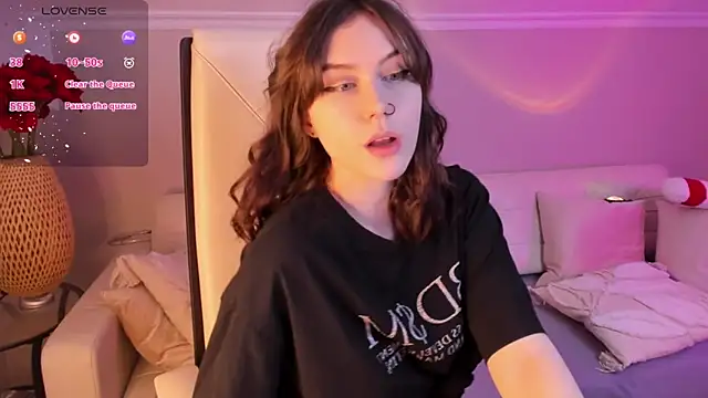 Snapshot of UnaMedison chatting on 12-06-24, 09:32 UnaMedison online show from 12-06-24, 09:32