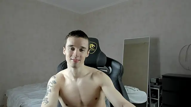 Snapshot of MasonWarholl chatting on 01-26-25, 02:35 MasonWarholl online show from 01-26-25, 02:35