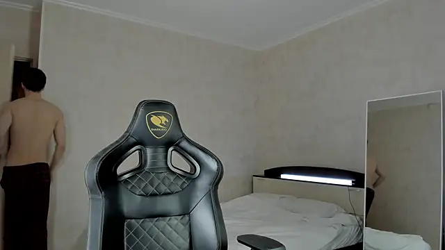 Snapshot of MasonWarholl chatting on 02-10-25, 09:47 MasonWarholl online show from 02-10-25, 09:47