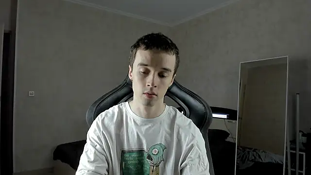 Snapshot of MasonWarholl chatting on 02-13-25, 08:24 MasonWarholl online show from 02-13-25, 08:24