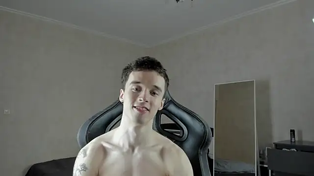 Snapshot of MasonWarholl chatting on 03-18-25, 08:25 MasonWarholl online show from 03-18-25, 08:25