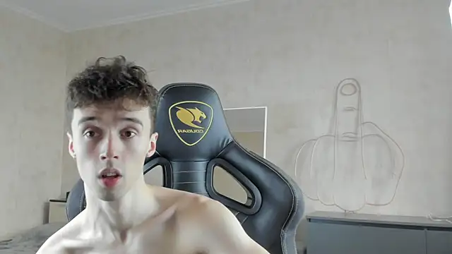 Snapshot of MasonWarholl chatting on 10-12-25, 01:32 MasonWarholl online show from 10-12-25, 01:32