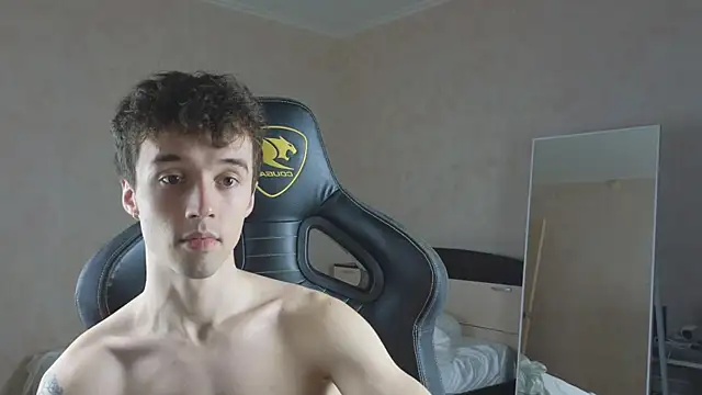 Snapshot of MasonWarholl chatting on 11-15-25, 07:21 MasonWarholl online show from 11-15-25, 07:21