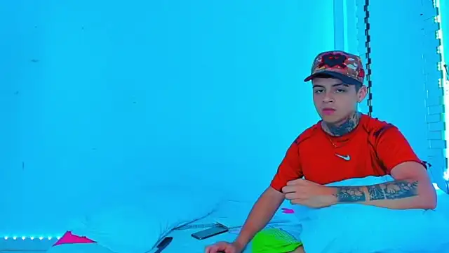 Snapshot of HOT_boy2025 chatting on 02-02-25, 09:45 HOT boy2025 online show from 02-02-25, 09:45