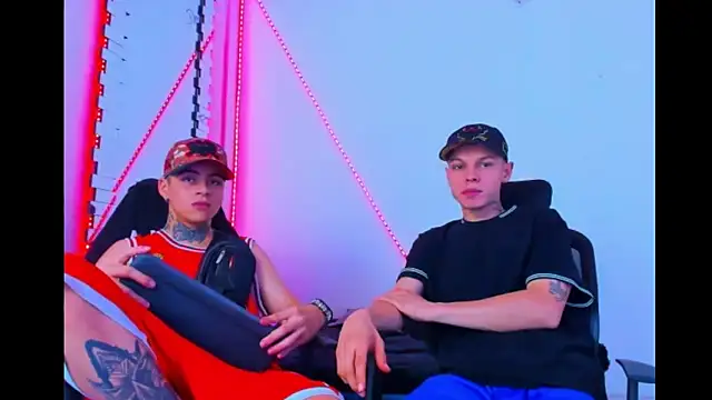 Snapshot of HOT_boy2025 chatting on 09-15-25, 06:46 HOT boy2025 online show from 09-15-25, 06:46