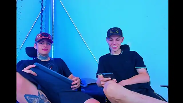 Snapshot of HOT_boy2025 chatting on 09-21-25, 07:21 HOT boy2025 online show from 09-21-25, 07:21