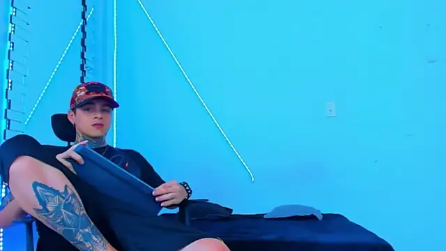 Snapshot of HOT_boy2025 chatting on 10-09-25, 09:02 HOT boy2025 online show from 10-09-25, 09:02