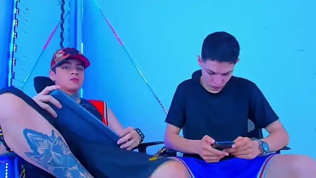 Snapshot of HOT_boy2025 chatting on 10-17-25, 12:36 HOT boy2025 online show from 10-17-25, 12:36