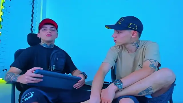 Snapshot of HOT_boy2025 chatting on 11-13-25, 04:33 HOT boy2025 online show from 11-13-25, 04:33