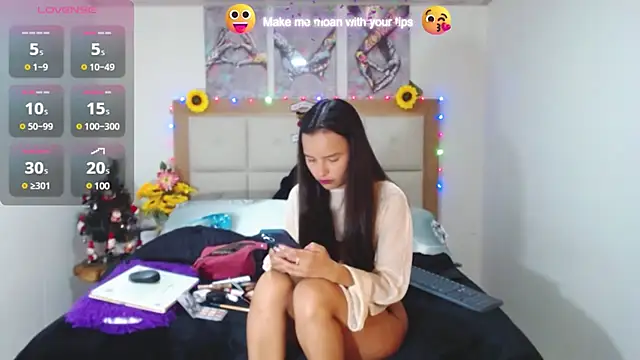 Snapshot of valentina_hearts chatting on 12-18-24, 12:54 valentina hearts online show from 12-18-24, 12:54