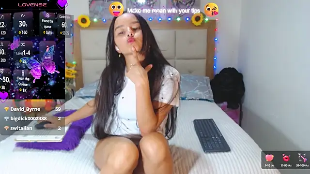 Snapshot of valentina_hearts chatting on 01-13-25, 04:28 valentina hearts online show from 01-13-25, 04:28