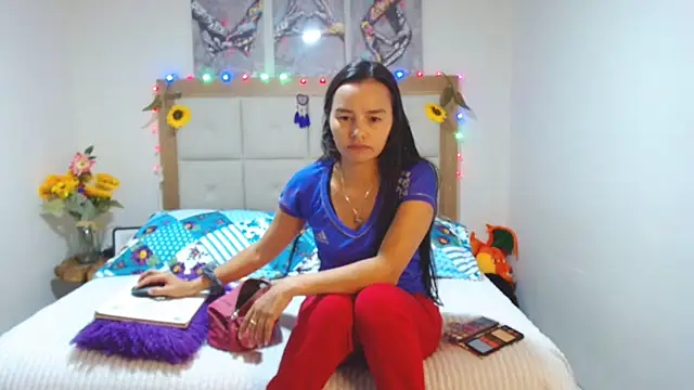 Snapshot of valentina_hearts chatting on 02-26-25, 01:53 valentina hearts online show from 02-26-25, 01:53